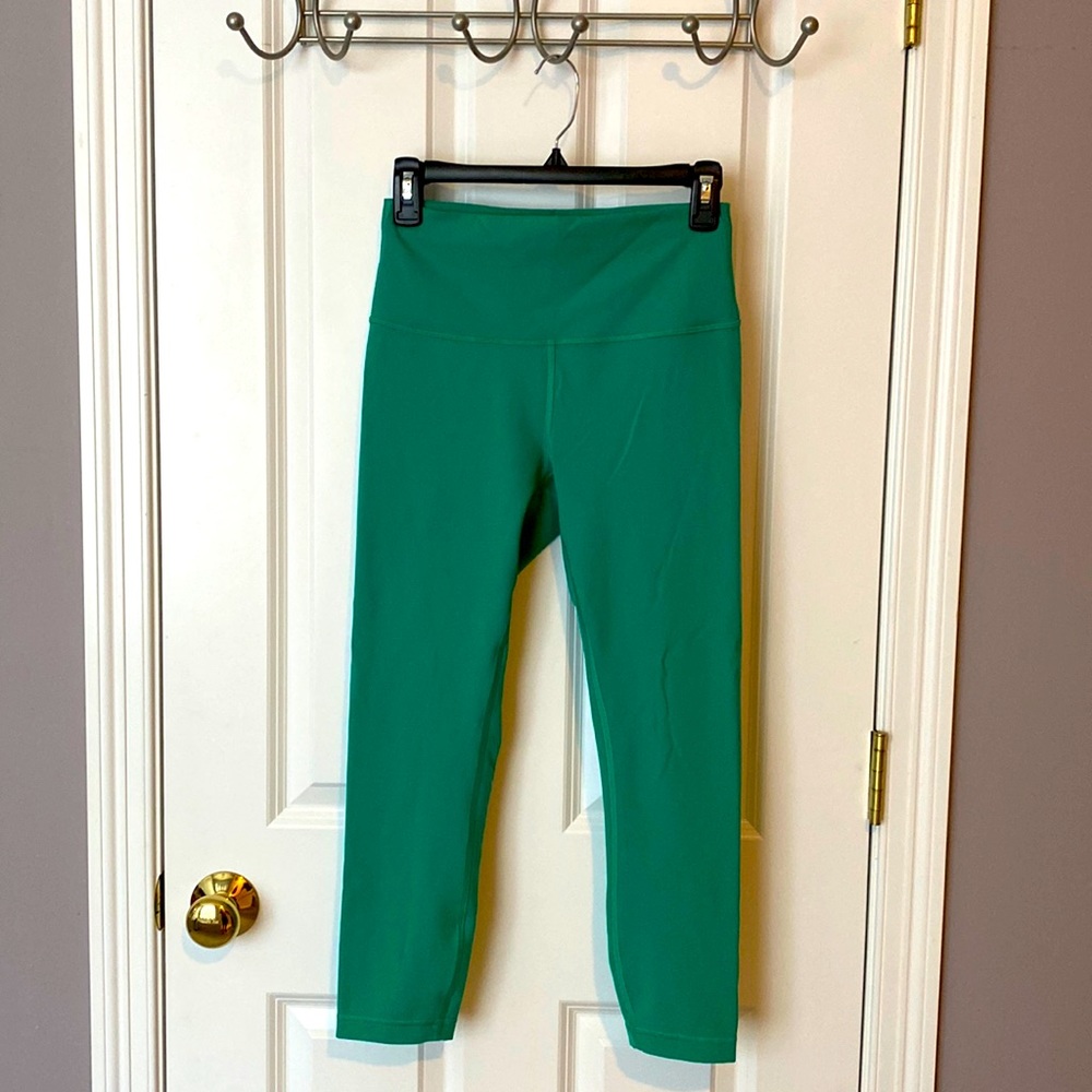 Lululemon Wunder Under Everlux leggings 23” size 8